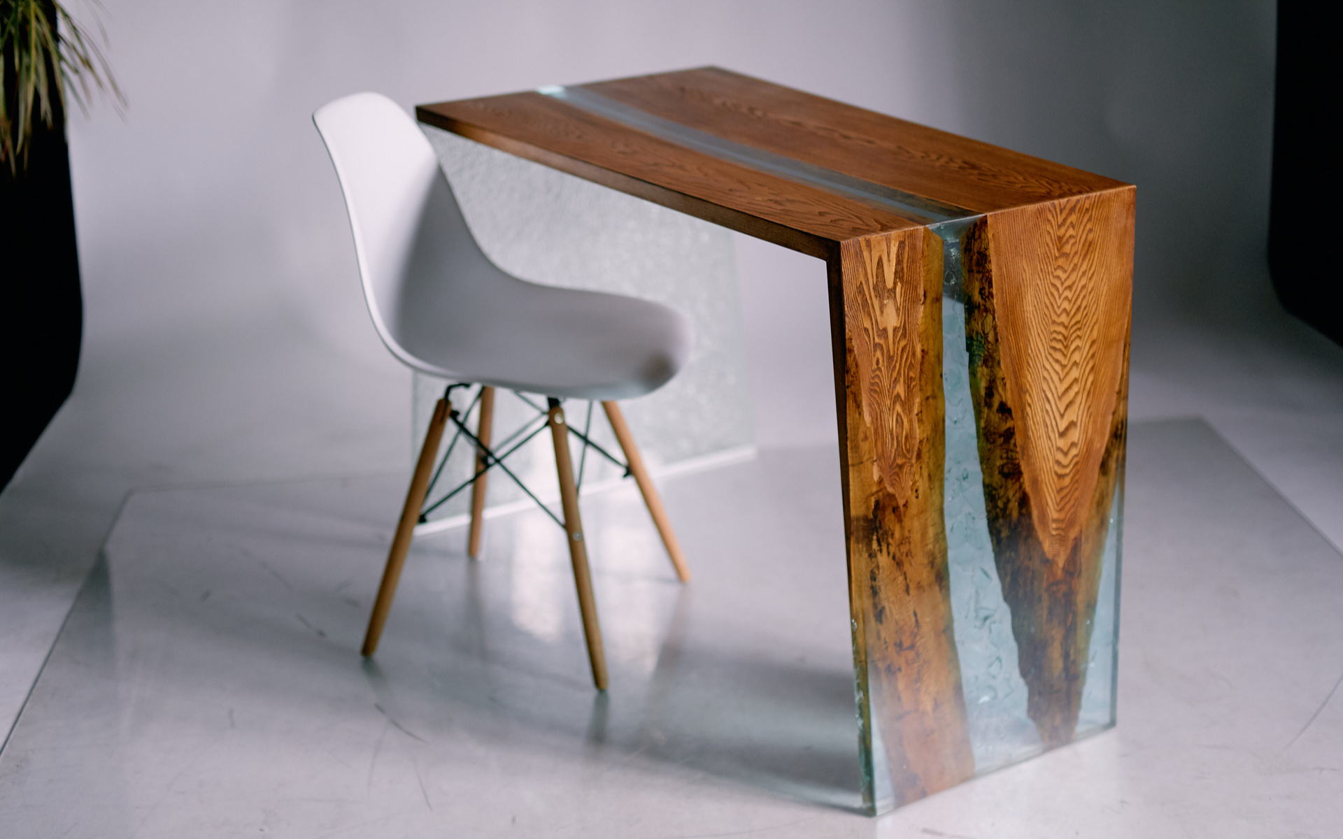 Epoksidna smola za stolove i dekoracije