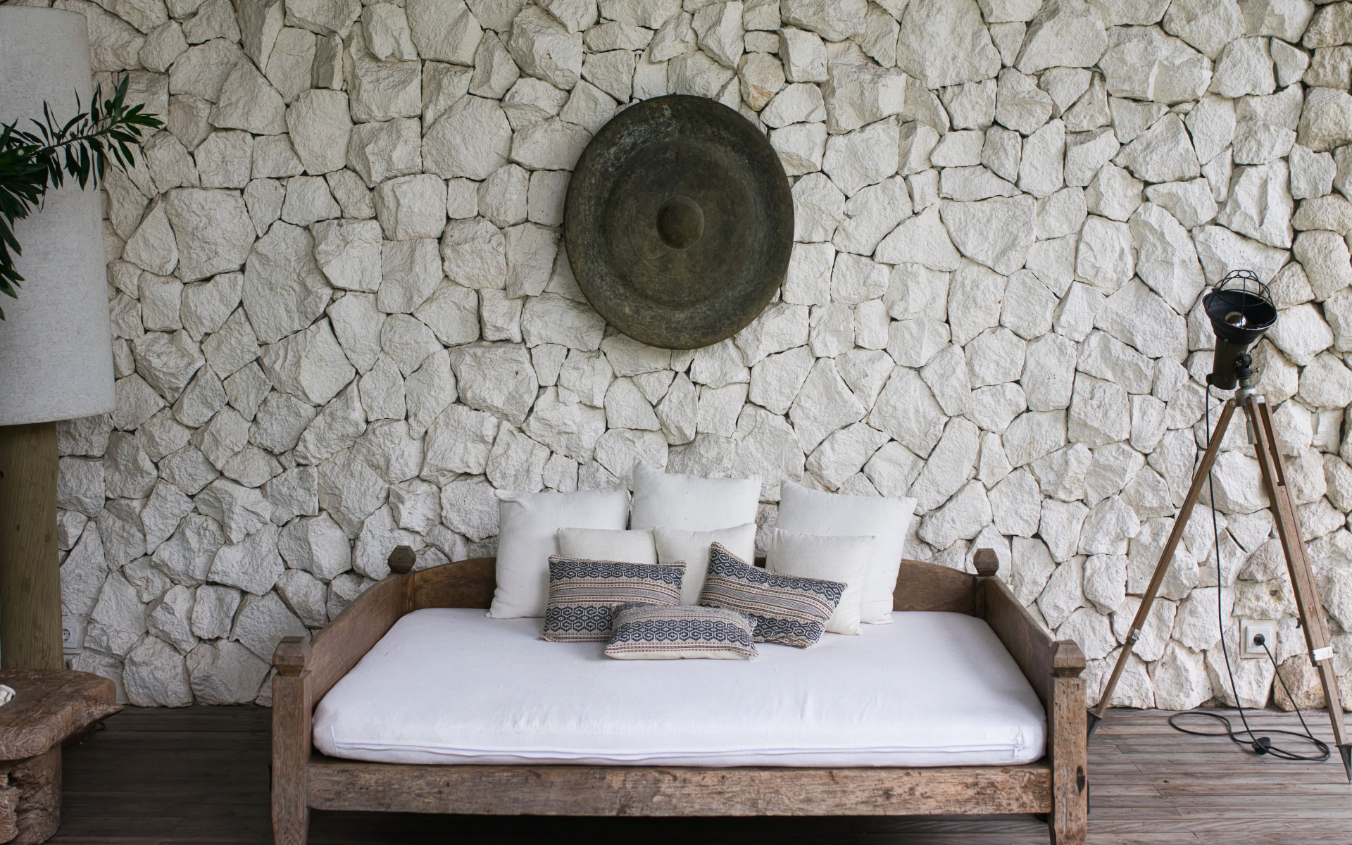 Kameni zidovi u interijeru