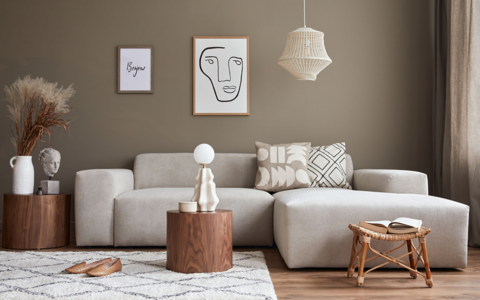 Moderni okrugli stolovi za dnevni boravak